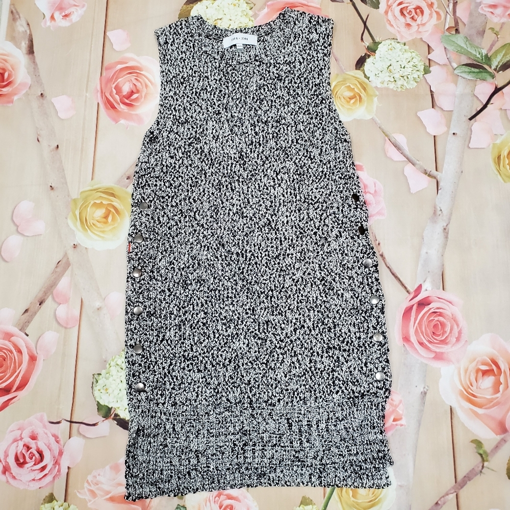 John + Jenn Sleeveless Sweater dress